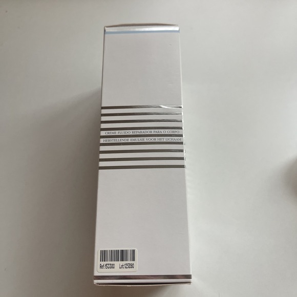 Sisley Restorative Fluid Body Cream 5.1oz 150ml Creme Fluide‎ Reparatrice NEW - Picture 8 of 10